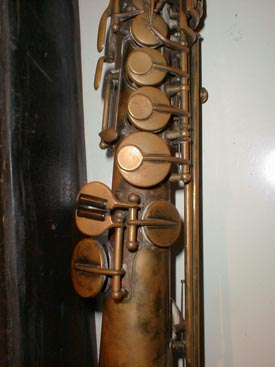 This horn: 1909 straigh Bb soprano.  From eBay.
