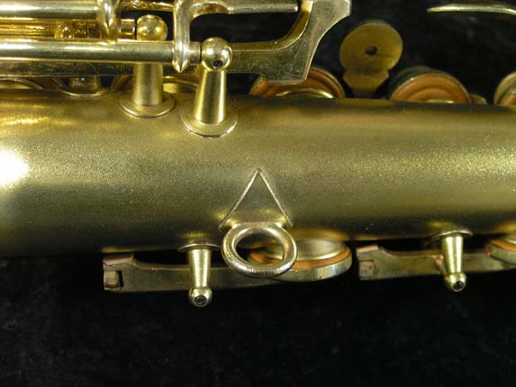 Photo 21 - Matte Gold Plated Conn "Transitional" Alto Sax - Art Deco Engraving - SN 245512