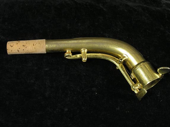 Photo 25 - Matte Gold Plated Conn "Transitional" Alto Sax - Art Deco Engraving - SN 245512