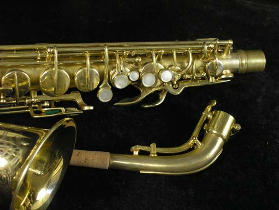 Photo 3 - Matte Gold Plated Conn "Transitional" Alto Sax - Art Deco Engraving - SN 245512